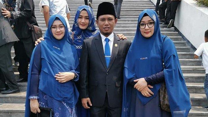 Lora Fadil Seranjang dengan Ketiga Istrinya, Blak-blakan Bongkar Posisi Tidur Tiap Malam