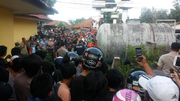 Wuekks Bau Mayat tak Sedap Bikin Warga Enggan Mendekat