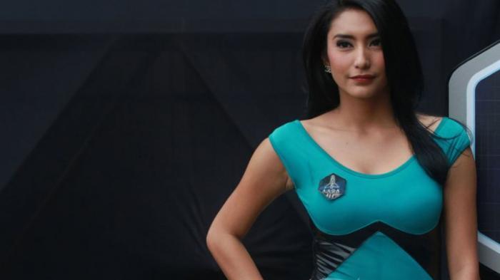 Lihat Tyas Mirasih di Kolam, Netizen Kepingin Berenang