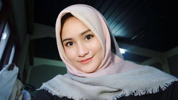 Men Ulyanovsklik qiz bilan jinsiy aloqa qilishni xohlayman.