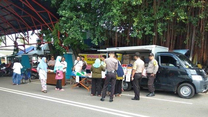 Operasi Pasar Polsek Manggar, 500 Kilogram Beras Habis Diserbu Warga