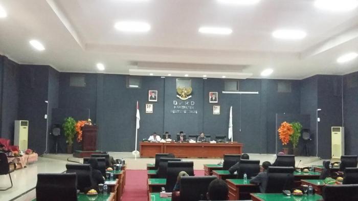 Fraksi PDIP Pertanyakan Serapan APBD Beltim Tahun 2015
