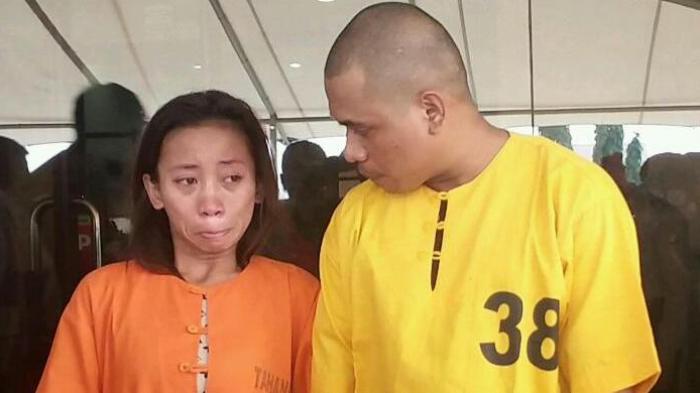 Depan Anak, Pasangan Suami Istri Ini Menjambret