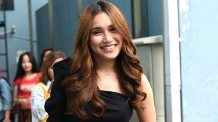 Jelang Konser, Mata Ayu Ting Ting Bintitan, Berikut Penyebab dan Cara Pencegahan Mata Bintitan