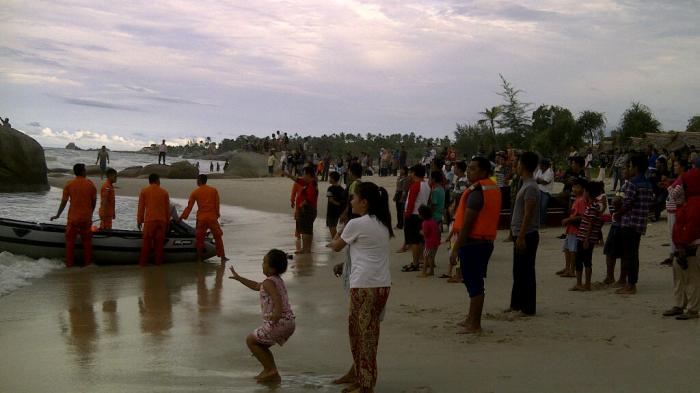 Terseret Ombak Pantai, Anto Belum Ditemukan