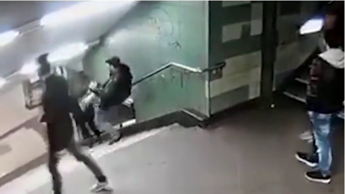 Pengawal Lady Gaga Tawarkan Imbalan Rp 28 Juta, Akhirnya Pria yang Tendang Wanita Itu Ditangkap