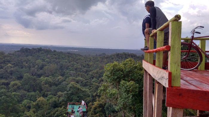 Libur Lebaran, Ratusan Wisatawan Kunjungi Bukit Peramun Setiap Harinya