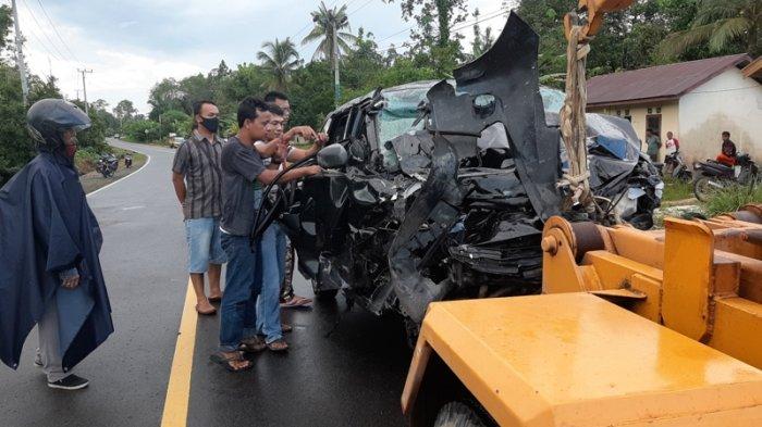BREAKING NEWS: Laka Maut di Jalan Manggar Empat Orang Tewas