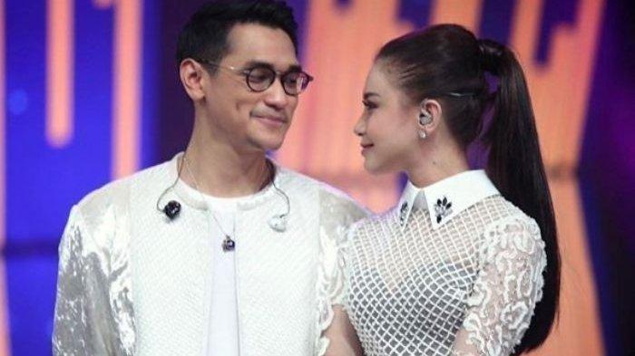 Rossa Nyanyi Bareng Afgan, Dapat Pelukan Manja