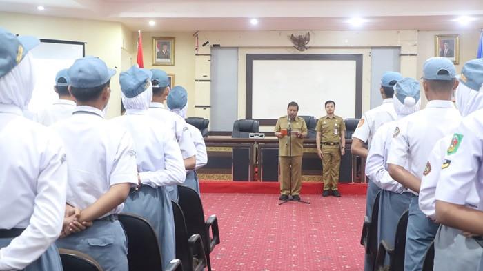SELEKSI PASKIBRAKA - Wali Kota Pangkalpinang, Saparudin yang akrab disapa Prof. Udin, menjadi inspektur upacara dalam pembukaan seleksi calon Pasukan Pengibar Bendera Pusaka (Paskibraka) Kota Pangkalpinang tahun 2026, Selasa (7/4/2026)