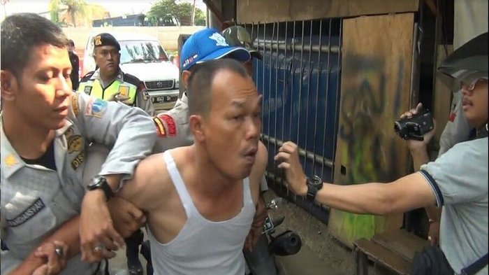 Mengejutkan Pegawai Dishub dan Para Sopir Derek Tawuran di Daan Mogot Disaksikan Warga