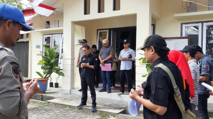 Bawaslu Belitung Timur Tertibkan APK yang Diduga Melanggar