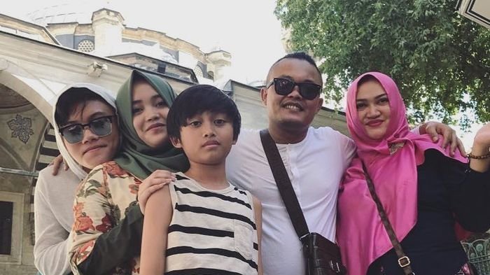 Lina Mencabut Gugatan Hak Asuh Anak dan Rela Anak-anaknya Bersama Sule
