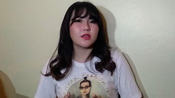 Berangkat Umrah Via Vallen Doa Minta Jodoh, Ini Kriteria Pria yang Didambakannya