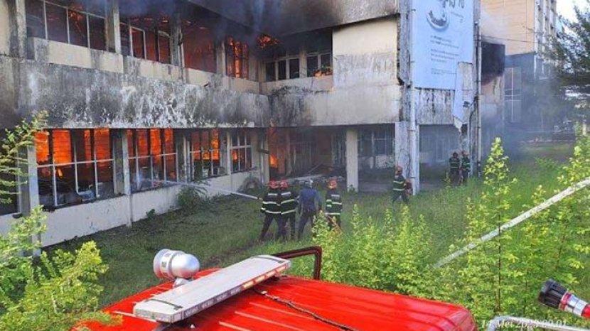 Polisi Selidiki Gedung Terbakar di Padang Sumatera Barat, Ini Awal Kemunculan Api Sebelum Merambat