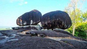 20230217-Batu-Kembar-Bukit-Peramun-Belitung.jpg