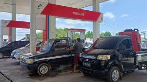 20230221-Pembelian-BBM-Subsidi-di-Hari-Pertama-Uji-Coba-Penggunaan-Kode-QR-di-SPBU-Manggar.jpg