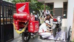20230228-Mekanik-Honda-Menyervis-Motor-Konsumen-di-Rumah.jpg