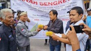 20230607-Tim-Penyelamat-Aset-Desa-Paal-Satu-Berikan-Obat-Sirup-kepada-Perwakilan-Kejari-dan-BPN.jpg