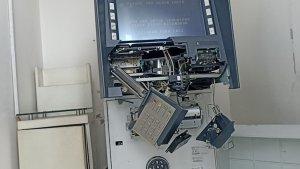 20230619-Satu-unit-mesin-ATM-di-SPBU-Kampak-di-Pangkalpinang-rusak-parah.jpg