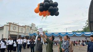 20231126-Pelepasan-balon-ke-udara-usai-kegiatan-Apel-Siaga-Pengawasan-Pemilu-Tahun-2024.jpg