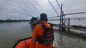 20231217-Upaya-pencarian-di-sungai-Jembatan-Baturusa-II-Kecamatan-Merawang-Bangka.jpg