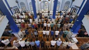 20240313-Salat-tarawih-berjamaah-di-Masjid-Al-Ikhwah-Kompleks-Garuda-Lanud-H-AS-Hanandjoeddin.jpg