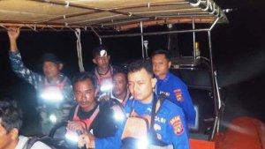 20240601_Tim-SAR-gabungan-melakukan-evakuasi.jpg