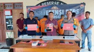 20240827-Sejumlah-tersangka-dihadirkan-di-konferensi-pers-di-Polres-Bangka-Barat.jpg