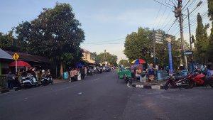 20240831-Pedagang-dadakan-yang-berjualan-saat-Pawai-Pembangunan-Belitung-2024.jpg