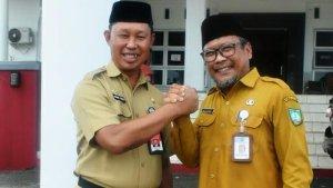 20241126-Mantan-Pjs-Bupati-Beltim-Asmawa-Tosepu-berfoto-bersama-Sekda-Beltim.jpg