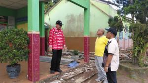 belitung/20250926-Bupati-Beltim-tinjau-revitalisasi-SMPN-2-Kampit.jpg