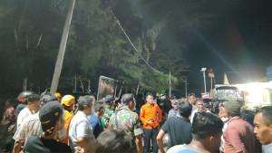 20250928-im-SAR-Gabungan-melakukan-proses-pencarian-anak-yang-terseret-arus-di-Beltim.jpg