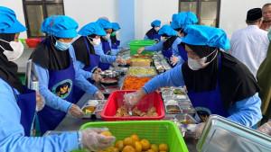 20250929-Petugas-Satuan-Pelayanan-Pemenuhan-Gizi.jpg