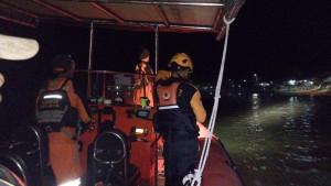belitung/20250929-Tim-SAR-Gabungan-melakukan-upaya-pencarian-anak-anak-di-Pantai-Menara.jpg