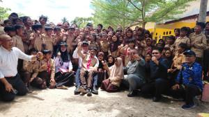 20251002-Bupati-dan-Wabup-Beltim-berfoto-bersama-pelajar-SDN-3-Gantung.jpg