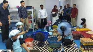 20251002-Dinkes-Babel-tinjau-dapur-umum-SPPG-Kurnia-Jaya-Beltim.jpg