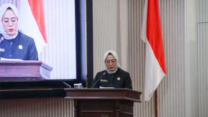 20251007-Juru-Bicara-Fraksi-Gerindra-DPRD-Belitung-Ferliza-membacakan-pandangan-umum.jpg