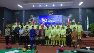 20251009-Foto-bersama-usai-paripurna-Hari-Jadi-Kota-Manggar.jpg