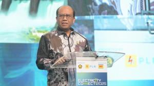 20251011-Mewakili-Direktur-Utama-PLN-Direktur-Manajemen-Proyek-dan-Energi-Baru.jpg