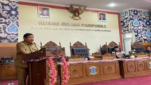 20251027-Wali-Kota-Pangkalpinang-Prof-Saparudin-saat-menyampaikan-Nota-Keuangan-12.jpg