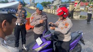 20251120-Propam-dan-Satlantas-Polres-Belitung-periksa-kendaraan-personel.jpg