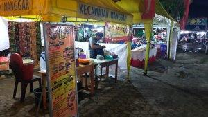Suasana-malam-di-bazar-kolaborasi-BUMDes-oleh-Pemerintah-Kecamatan-Manggar.jpg