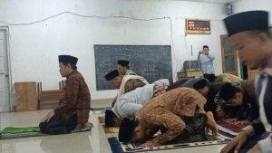 shalat-tarawih-tercepat-super-kilat.jpg