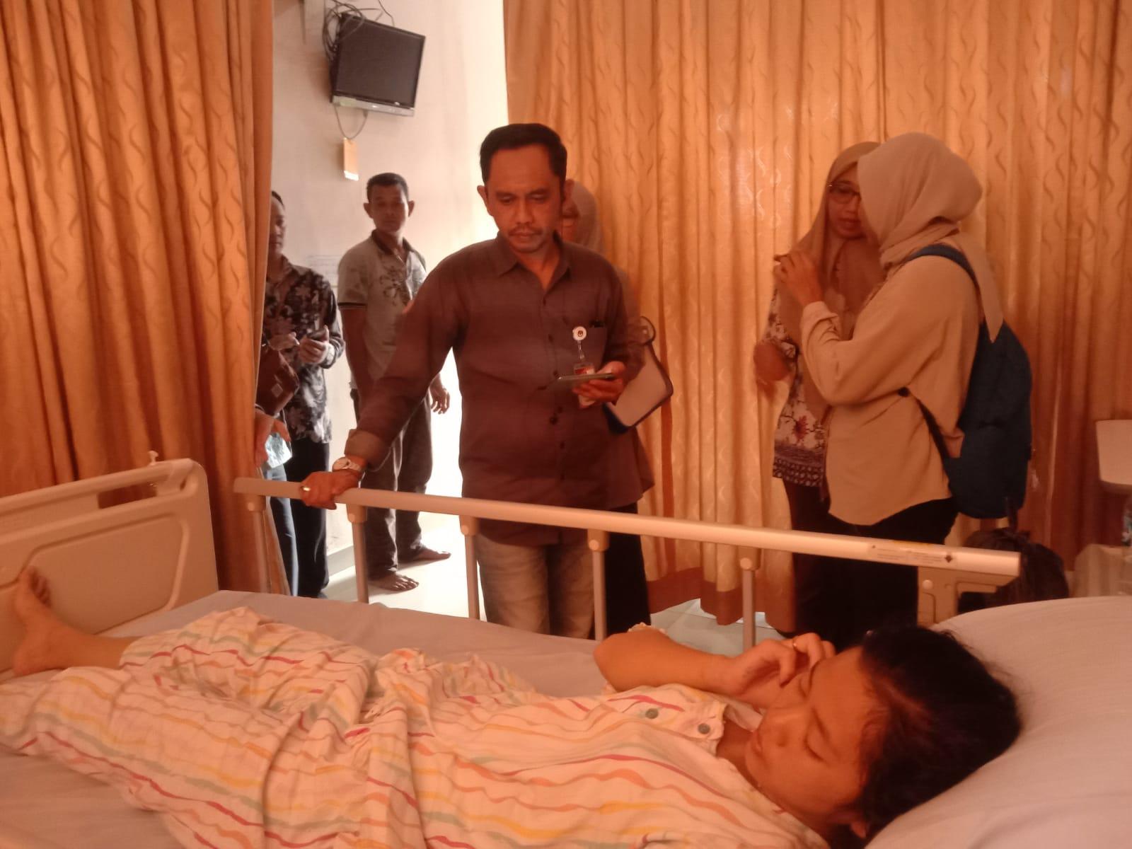 Kondisi Annisa Nova Anggota KPPS yang Digigit Ular, Belum Diizinkan Pulang Kaki Masih Nyeri
