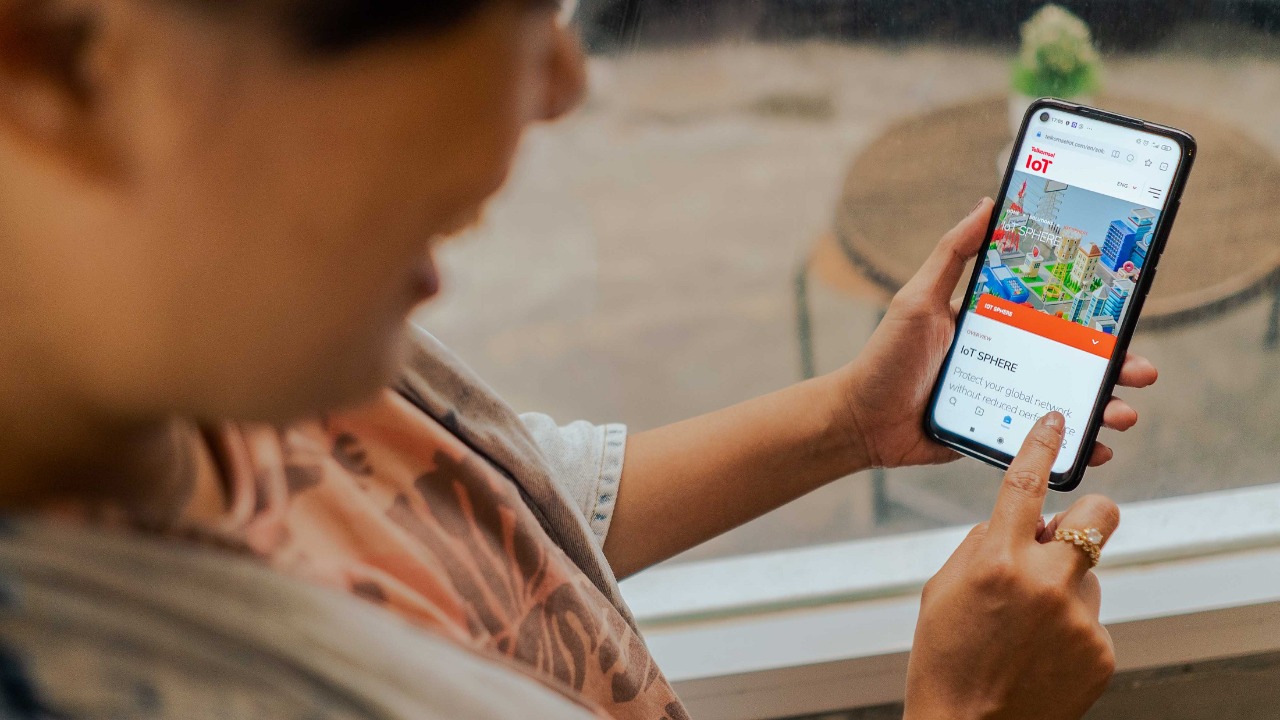 20211125-ilustrasi-pemanfaatkan-telkomsel-iot-sphere.jpg