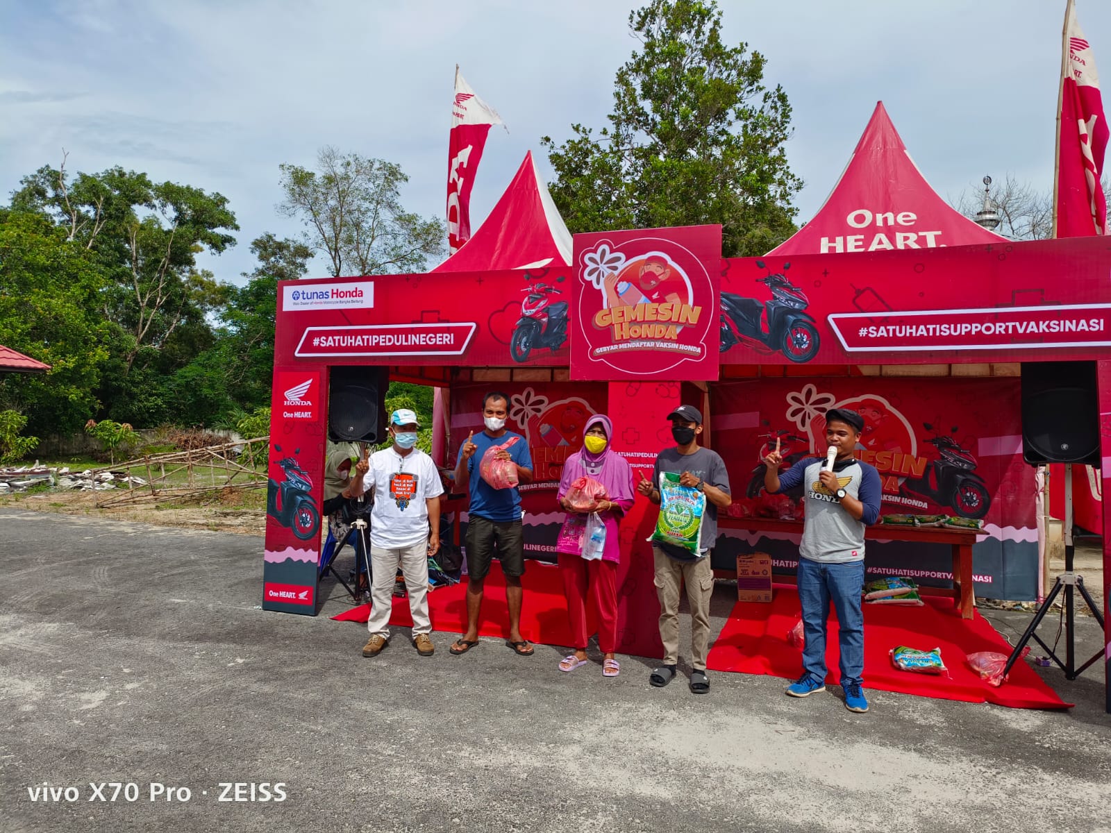 20211130-tdm-cabang-manggar-melakukan-kegiatan-vaksin-di-halaman-kantor-camat-gantung.jpg