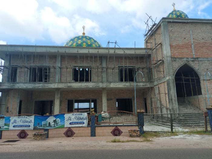 Percepat Penyelesaian Pembangunan, PT Timah Tbk Serahkan Bantuan ke Masjid Al Hikmah