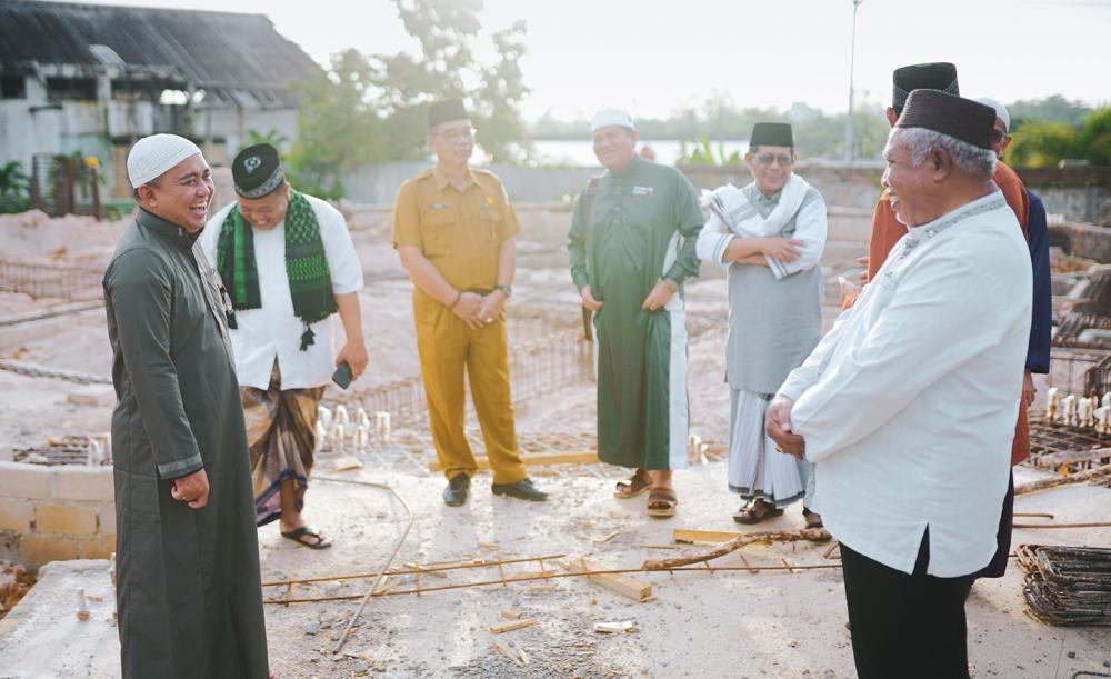 20230213-Wali-Kota-Pangkalpinang-Bersama-Tokoh-Agama-Tinjau-Pembangunan-Masjid-Agung-Kubah-Timah.jpg