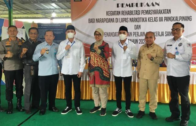 20230214_Wali-Kota-Pangkalpinang-Maulan-Aklil-berfoto-bersama.jpg